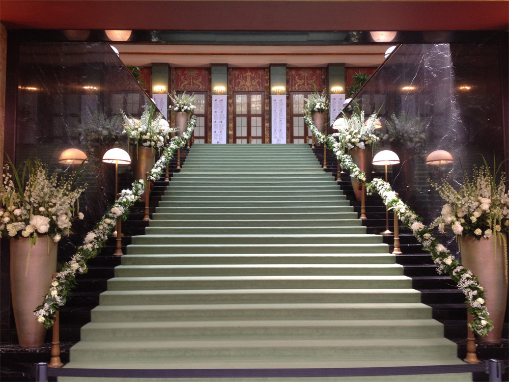 Raumschmuck-Hochzeit-Treppe
