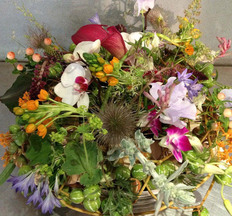 trauer-buntes-Gesteck-